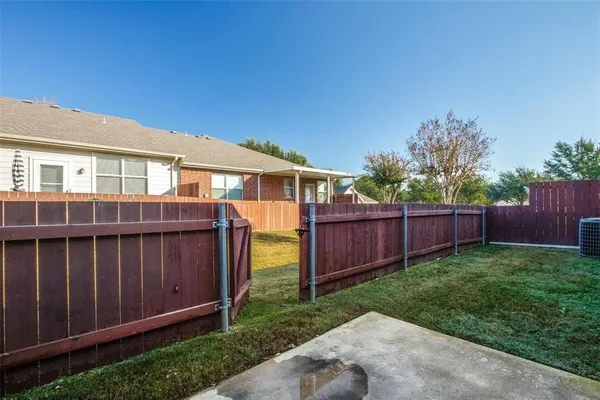 $2,375 | 237 Heritage Hill Drive, Lewisville, TX 75067