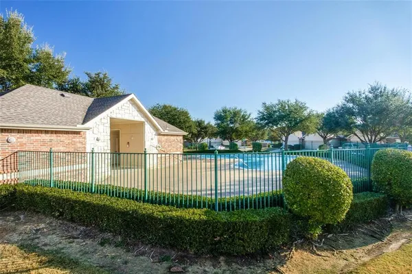 $2,375 | 237 Heritage Hill Drive, Lewisville, TX 75067