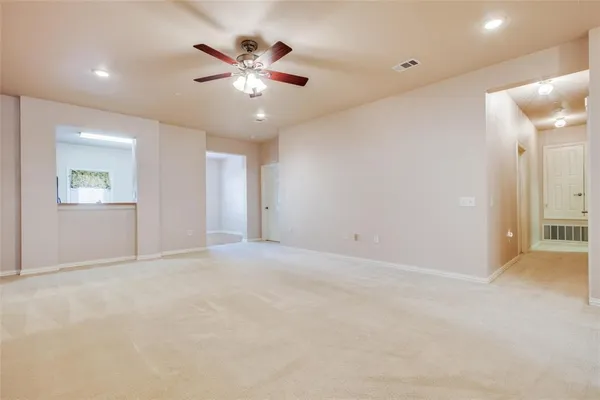 $2,375 | 237 Heritage Hill Drive, Lewisville, TX 75067