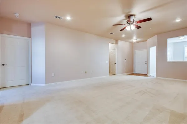 $2,375 | 237 Heritage Hill Drive, Lewisville, TX 75067