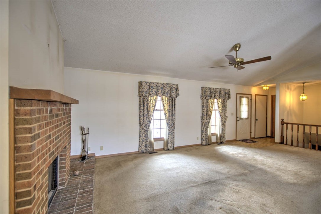 3994 North Northbrook Drive Decatur, IL 62526 - Photo 9 of 26 Gallery Image 9