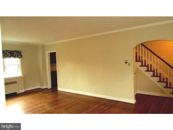 424 Marsh Road Wilmington, DE 19809 - Photo 3 of 14 Living Room