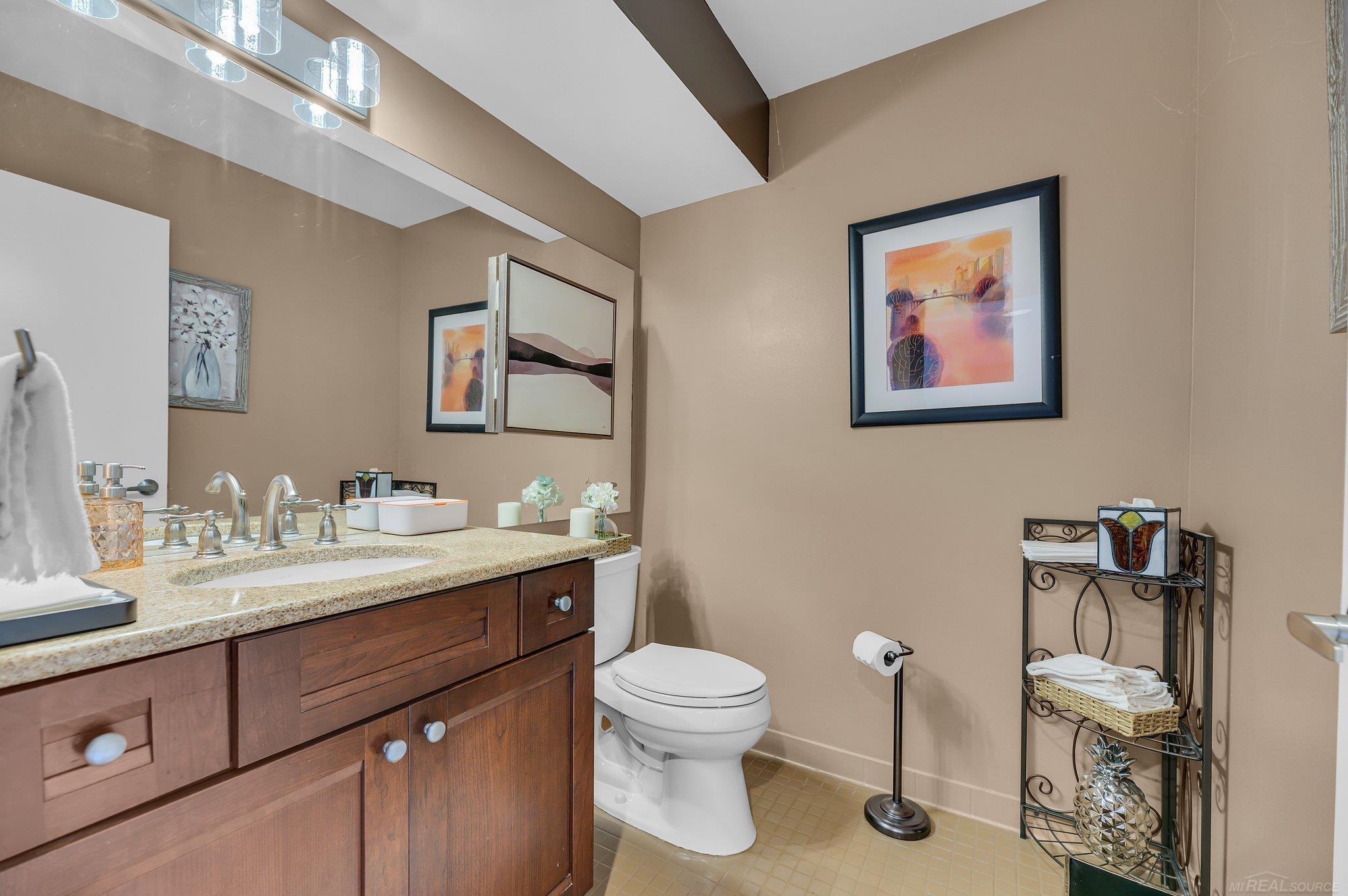 628 Ashley Circle Rochester Hills, MI 48307 - Photo 12 of 25