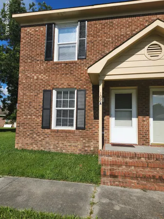 $950 | 102 Shiloh Drive, Unit B, Greenville, NC 27834