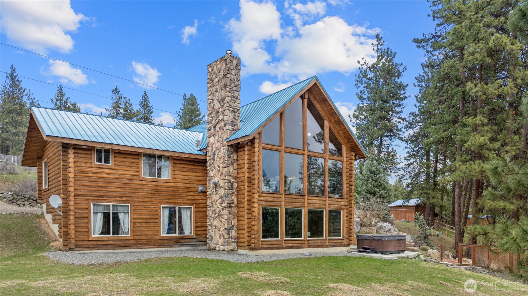 1161 White Road Cle Elum, WA 98922 - Photo 31 of 38 a view of a house with a yard