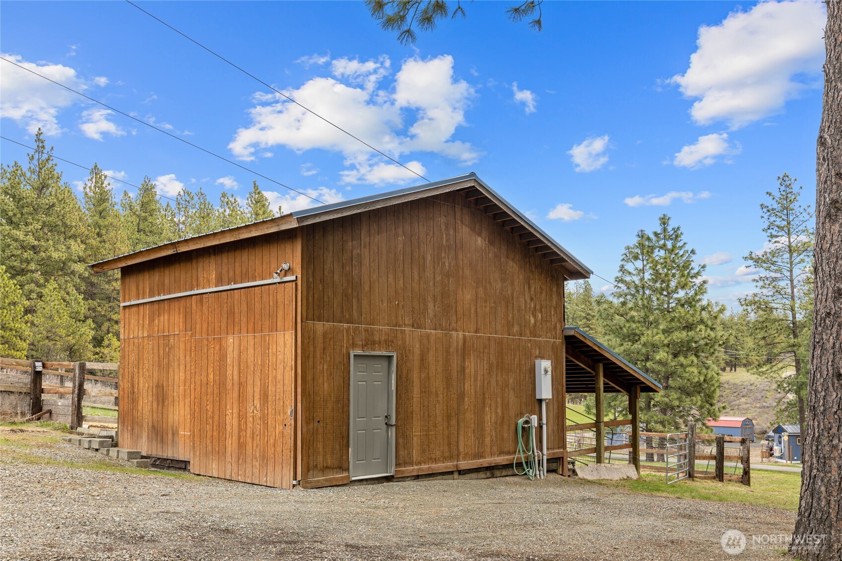 1161 White Road Cle Elum, WA 98922 - Photo 38 of 38 a view of a house with a backyard