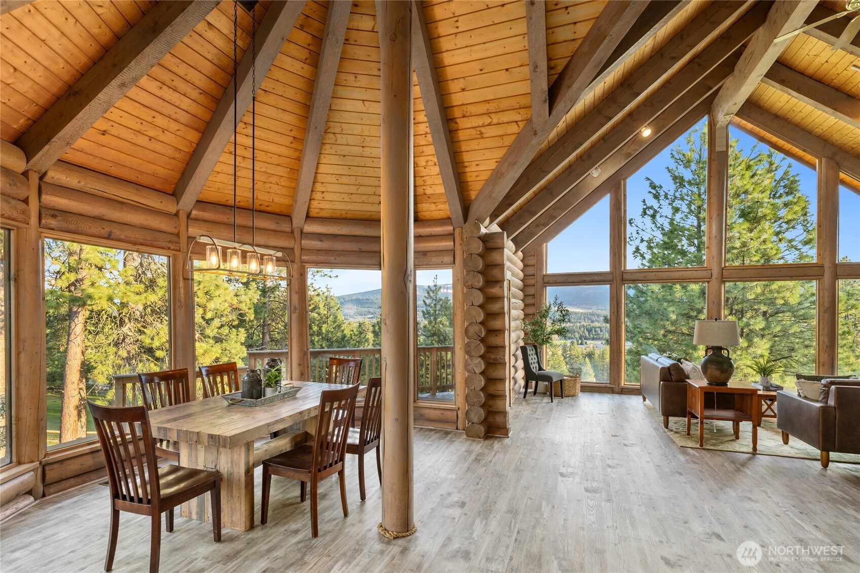 1161 White Road Cle Elum, WA 98922 - Photo 5 of 38 a dining room with furniture window and wooden floor