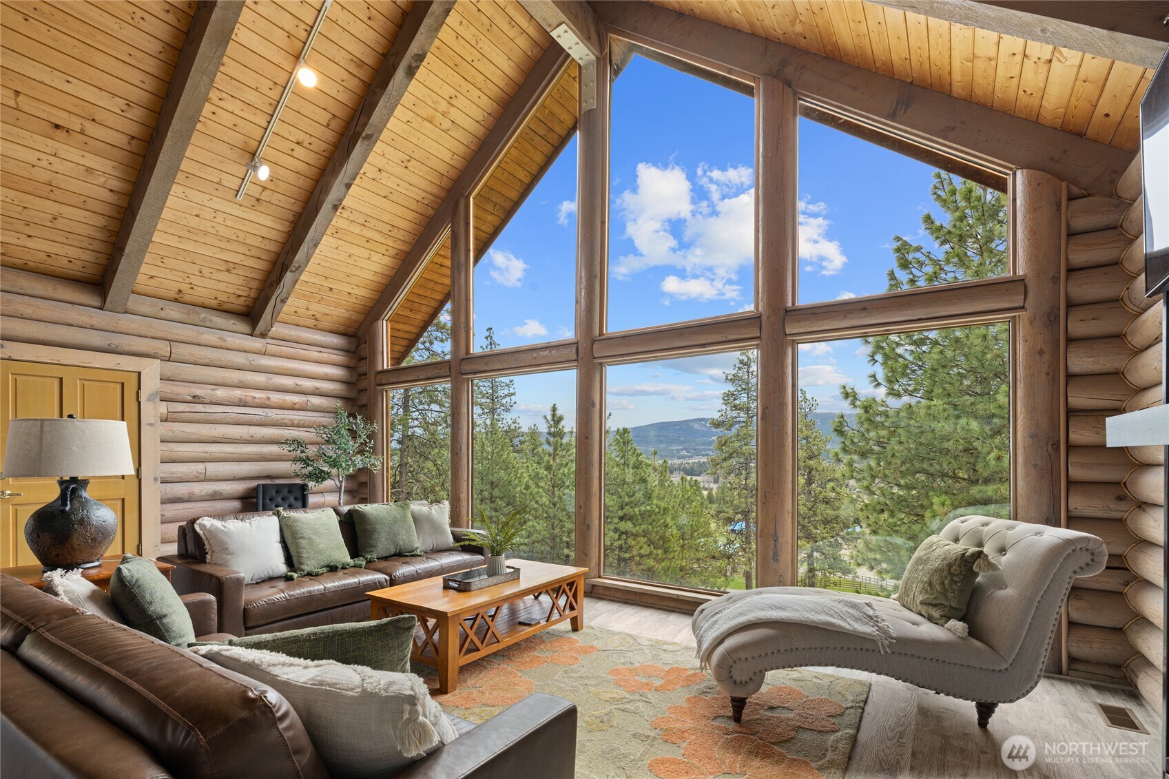 1161 White Road Cle Elum, WA 98922 - Photo 8 of 38 a living room with furniture and a large window