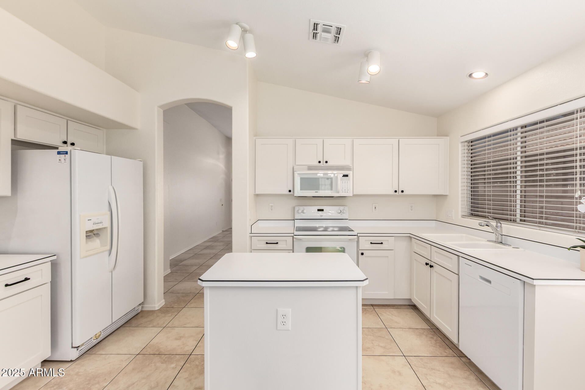 137 West Del Rio Street Gilbert, AZ 85233 - Photo 16 of 42 17 - Del Rio 137