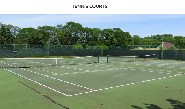 a view of a tennis court