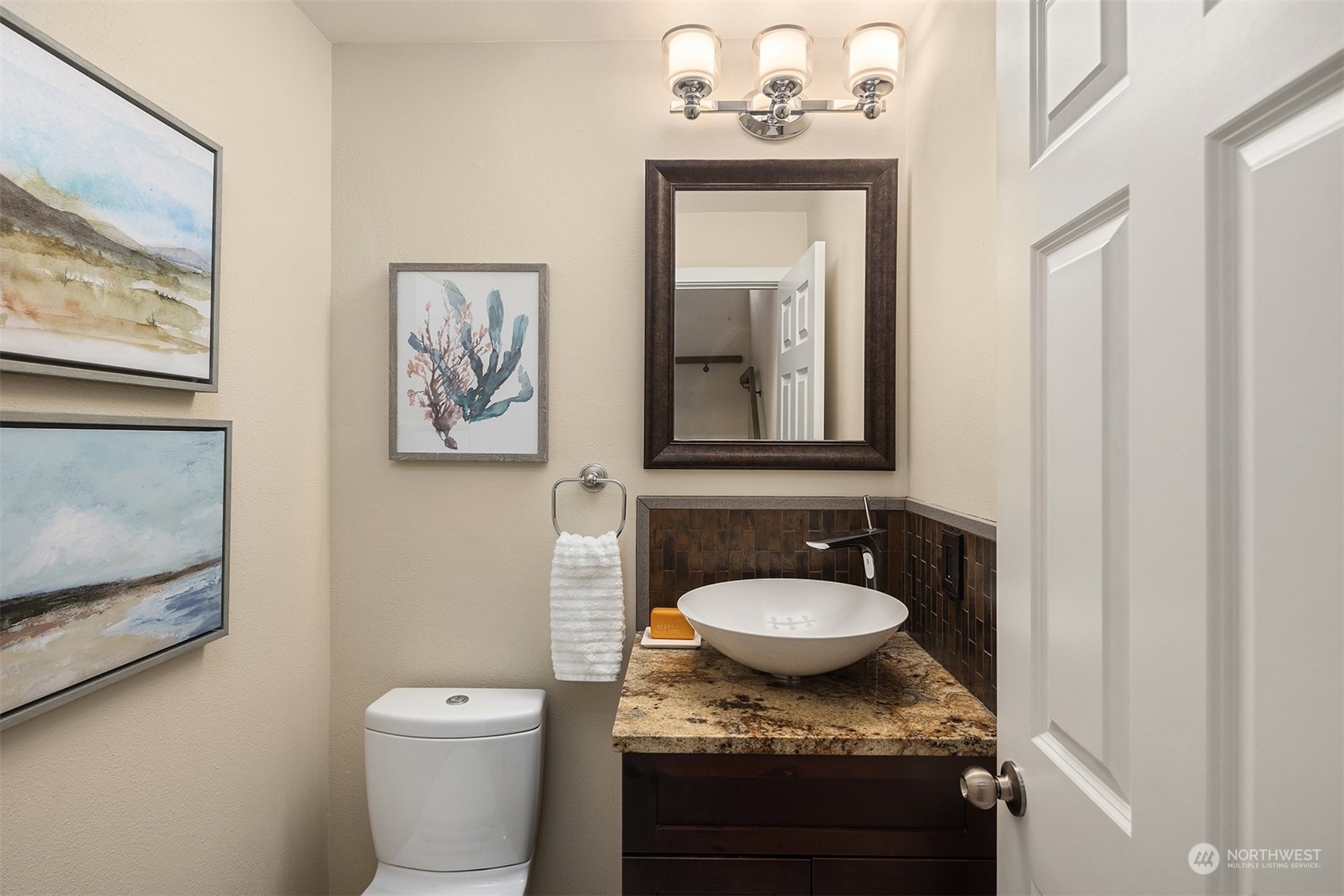 8523 Midvale Avenue North, Unit A Seattle, WA 98103 - Photo 12 of 26