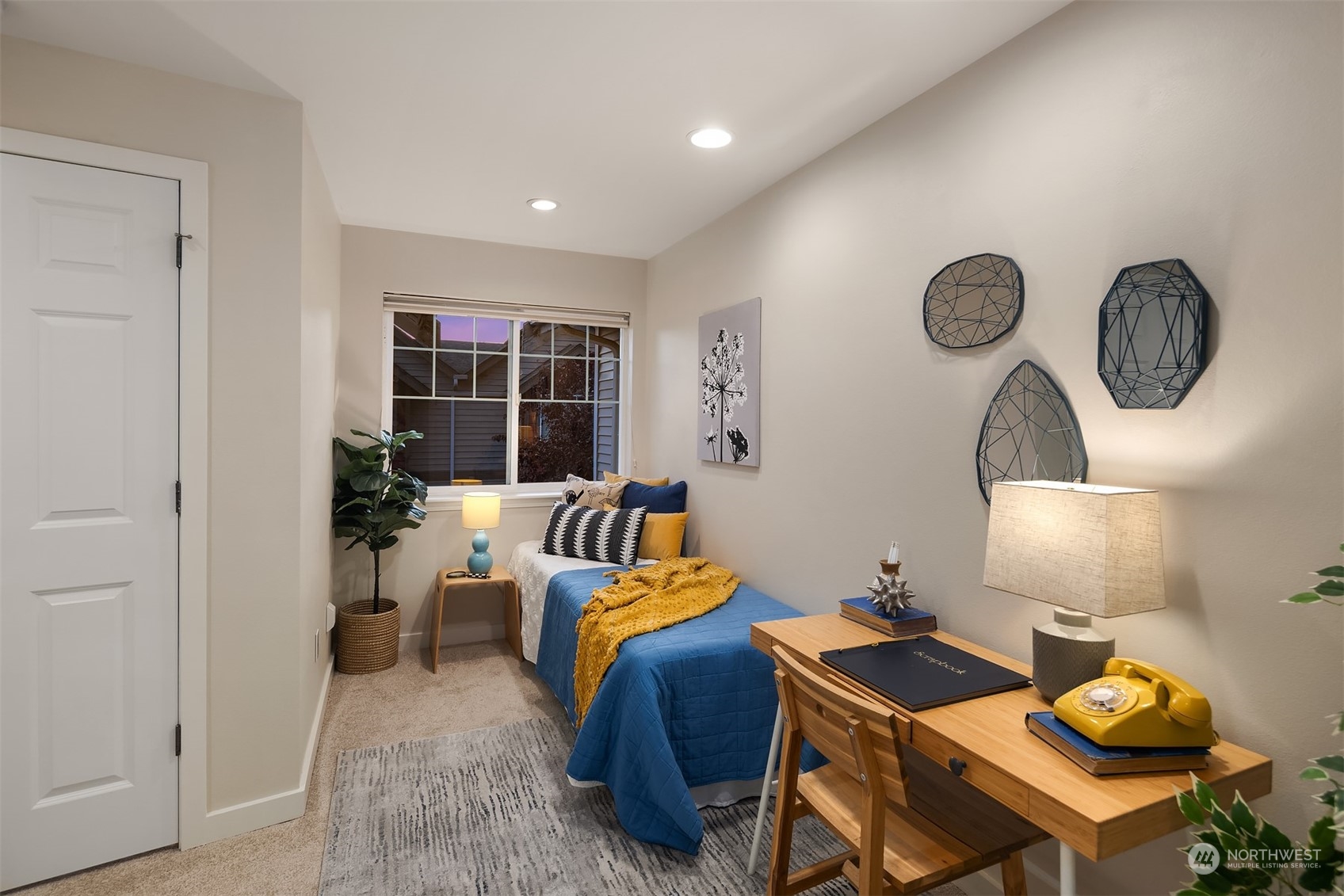 8523 Midvale Avenue North, Unit A Seattle, WA 98103 - Photo 18 of 26