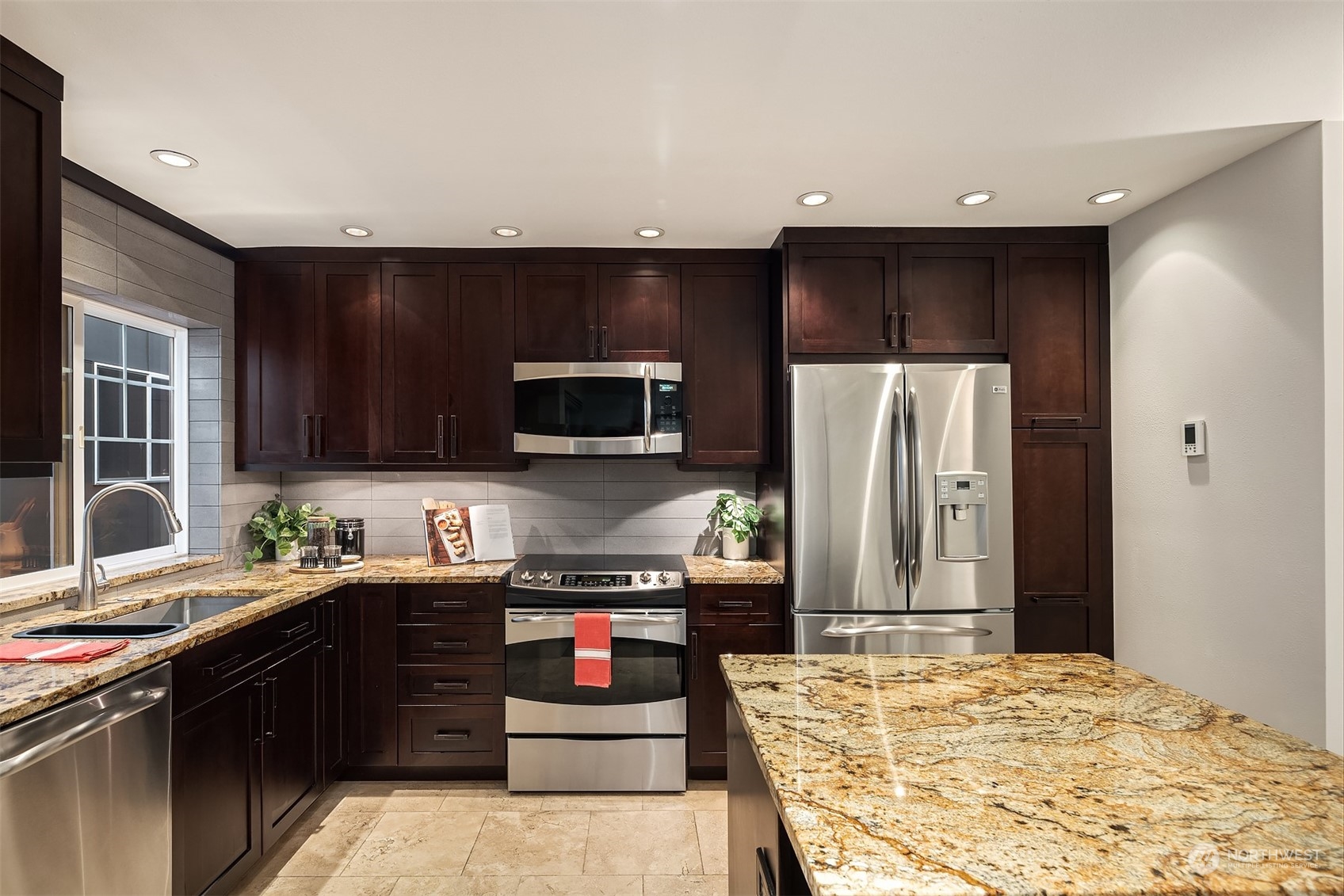 8523 Midvale Avenue North, Unit A Seattle, WA 98103 - Photo 7 of 26