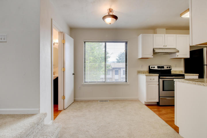 3389 Morning Dove Road Roanoke, VA 24018 - Photo 8 of 28 Kitchen