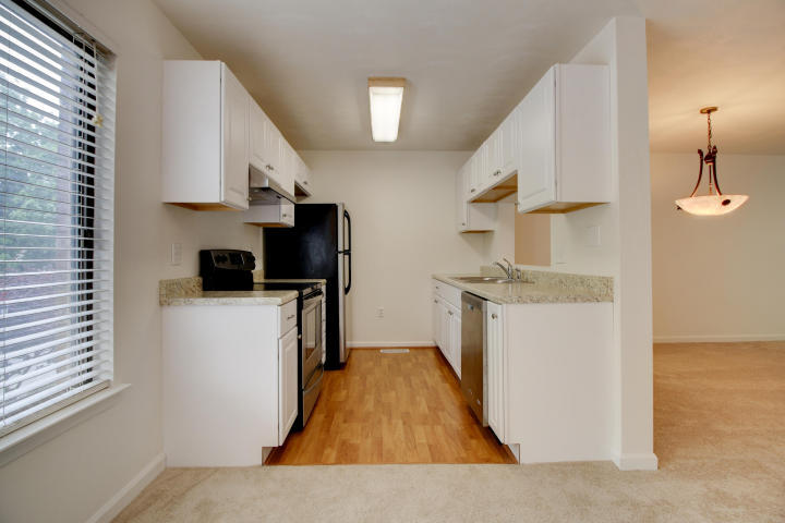 3389 Morning Dove Road Roanoke, VA 24018 - Photo 10 of 28 Kitchen