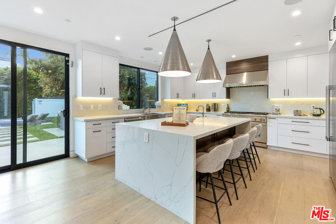 731 North Curson Avenue Los Angeles, CA 90046 - Photo 21 of 75