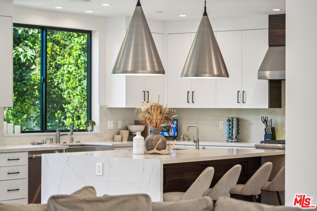 731 North Curson Avenue Los Angeles, CA 90046 - Photo 28 of 75