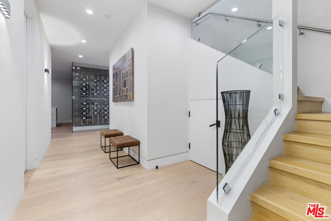 731 North Curson Avenue Los Angeles, CA 90046 - Photo 29 of 75