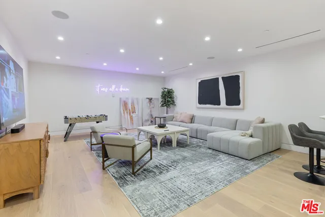 $21,000 | 731 North Curson Avenue, Los Angeles, CA 90046