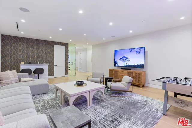 $21,000 | 731 North Curson Avenue, Los Angeles, CA 90046