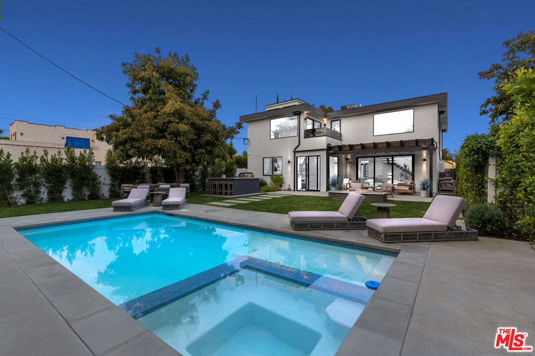 731 North Curson Avenue Los Angeles, CA 90046 - Photo 73 of 75