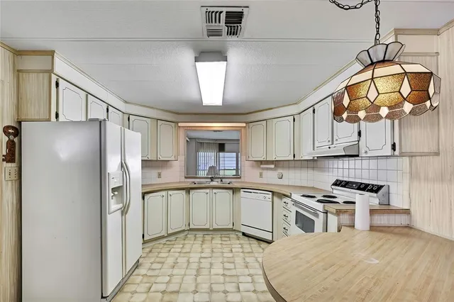 $135,000 | 3230 Brewster Drive, Holiday, FL 34690