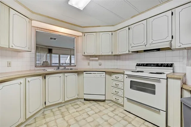 $135,000 | 3230 Brewster Drive, Holiday, FL 34690