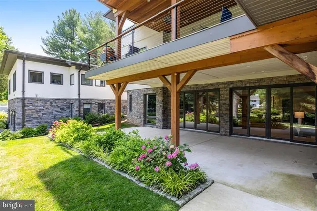 $3,999,000 | 9604 Pembroke Place, Vienna, VA 22182