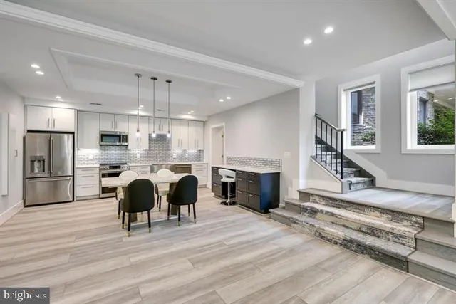 $3,999,000 | 9604 Pembroke Place, Vienna, VA 22182