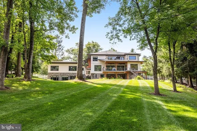 $3,999,000 | 9604 Pembroke Place, Vienna, VA 22182