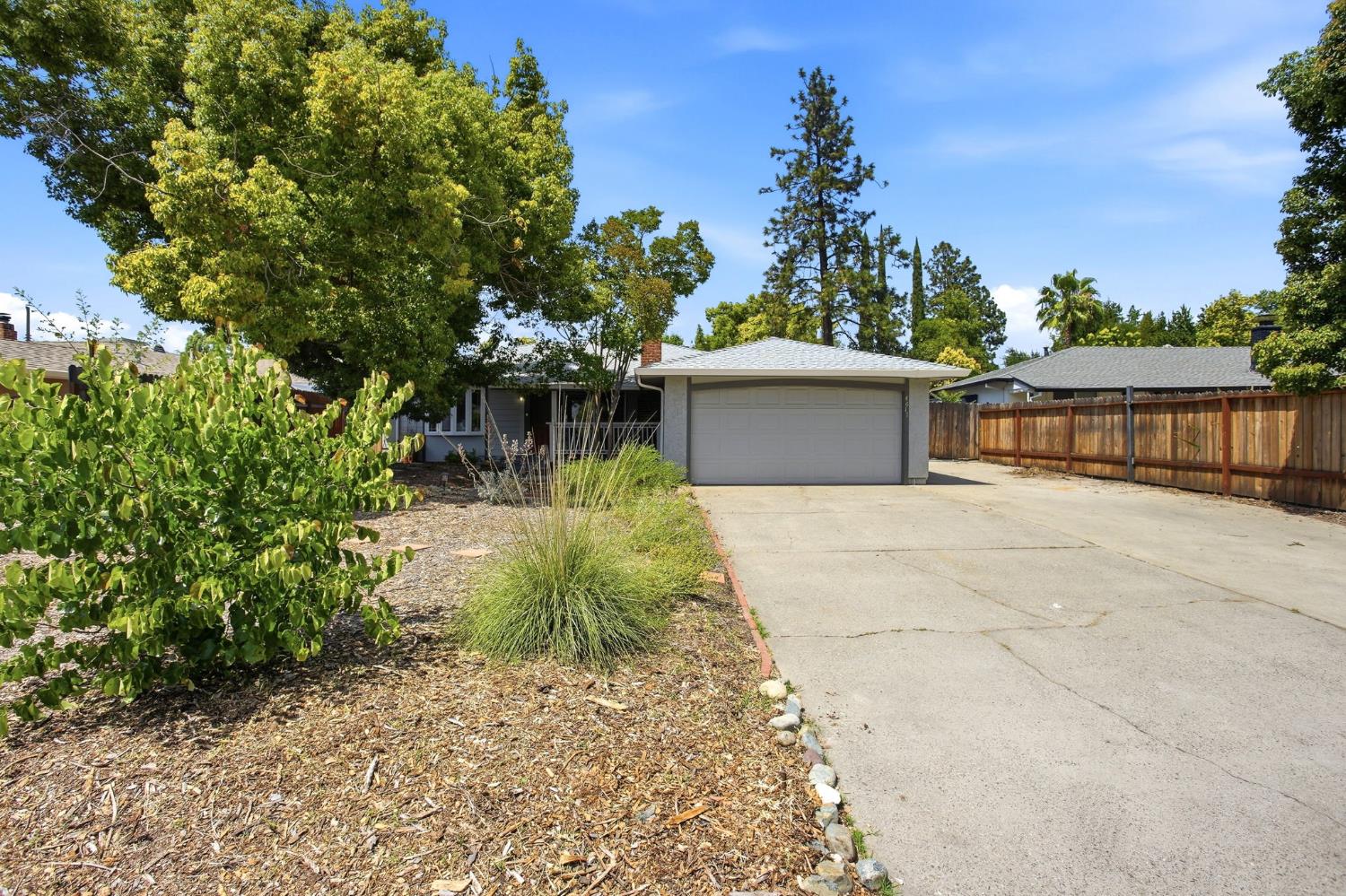 4617 Robertson Avenue Sacramento, CA 95821 - Photo 2 of 37 Brand new roof in 2023!