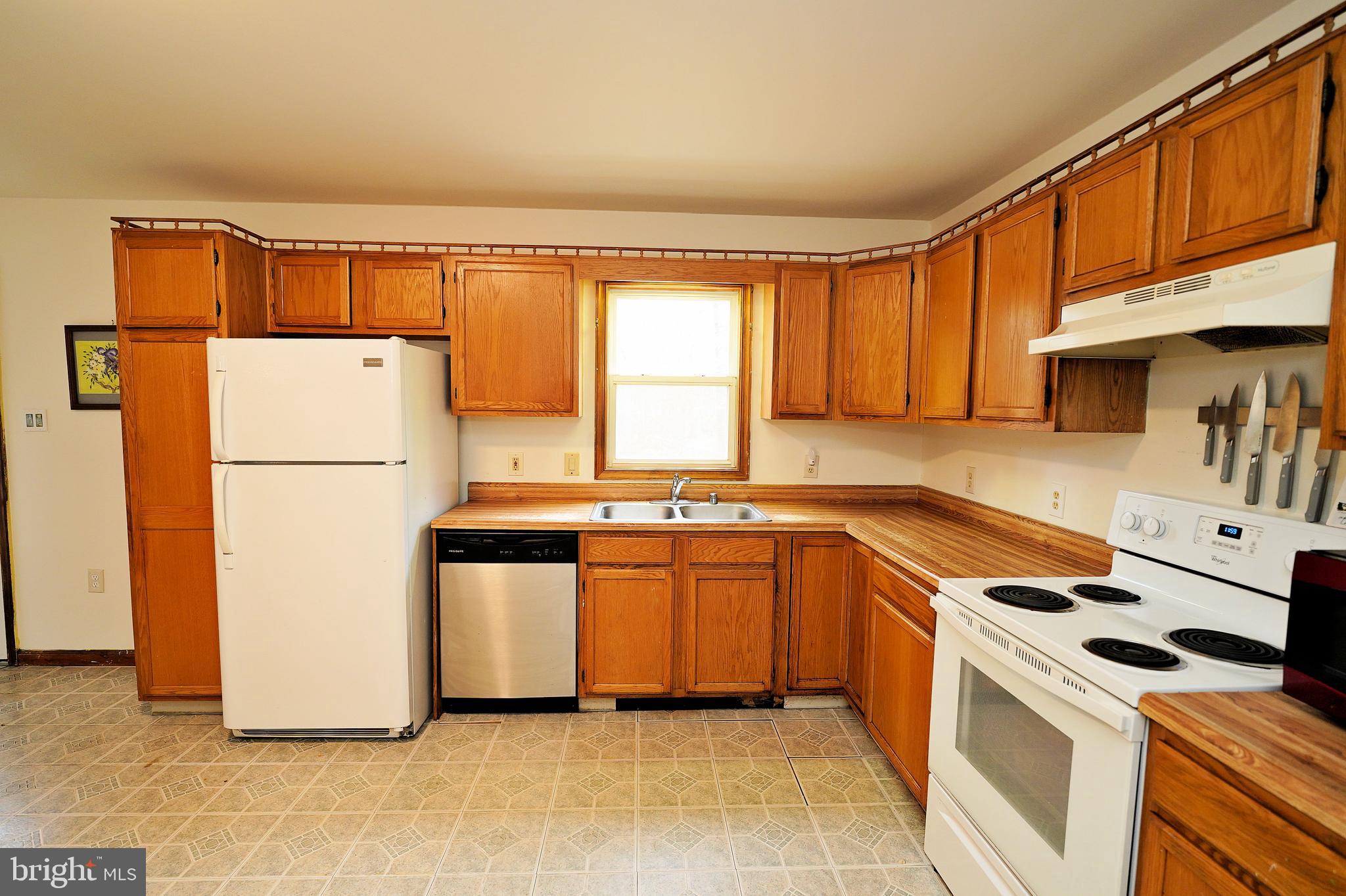 342 East Millstream Road Cream Ridge, NJ 08514 - Photo 9 of 21