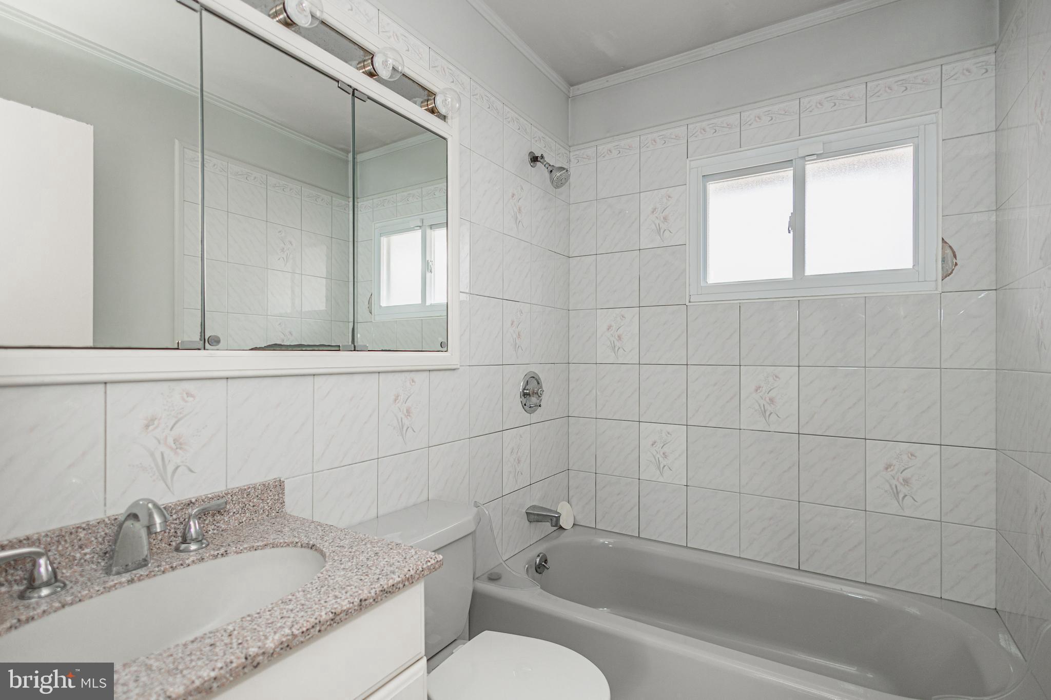 131 Hedge Road Levittown, PA 19056 - Photo 13 of 22