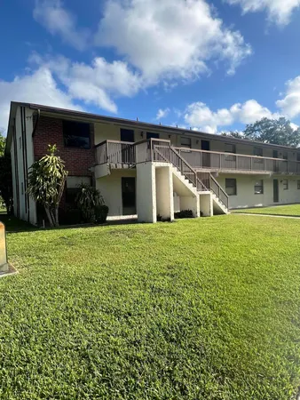 $2,000 | 6061 Shaker Wood Circle, Unit 201, Tamarac, FL 33319