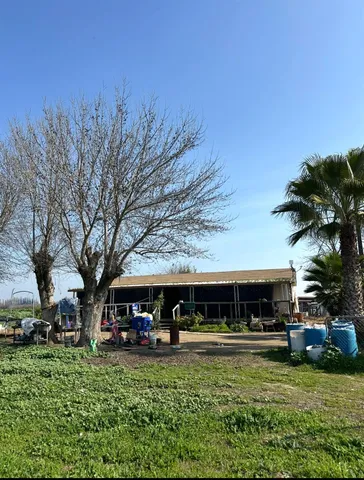 $250,000 | 21260 South Elm Avenue, Laton, CA 93242