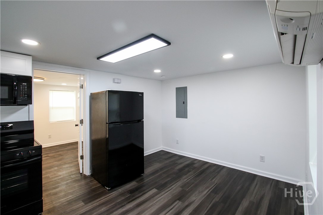 1904 East 51st Street, Unit A Savannah, GA 31404 - Photo 4 of 38