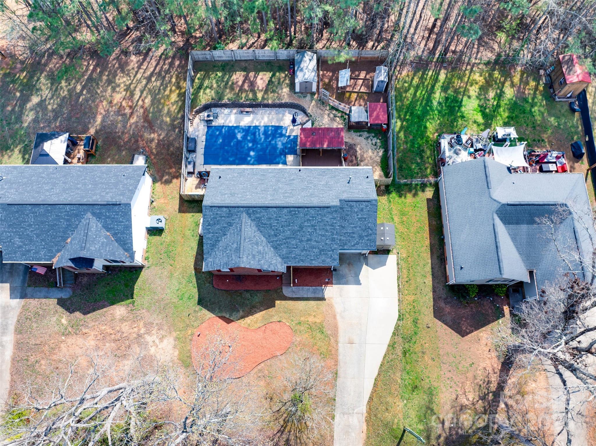 806 East Ridge Street Kings Mountain, NC 28086 - Photo 36 of 38 a front view of a house with a yard