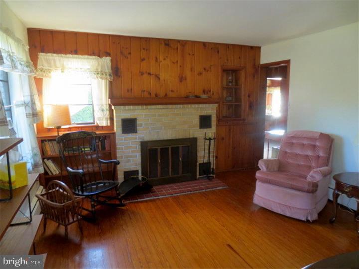 233 Ridge Avenue Souderton, PA 18964 - Photo 3 of 20 Gallery Image 3