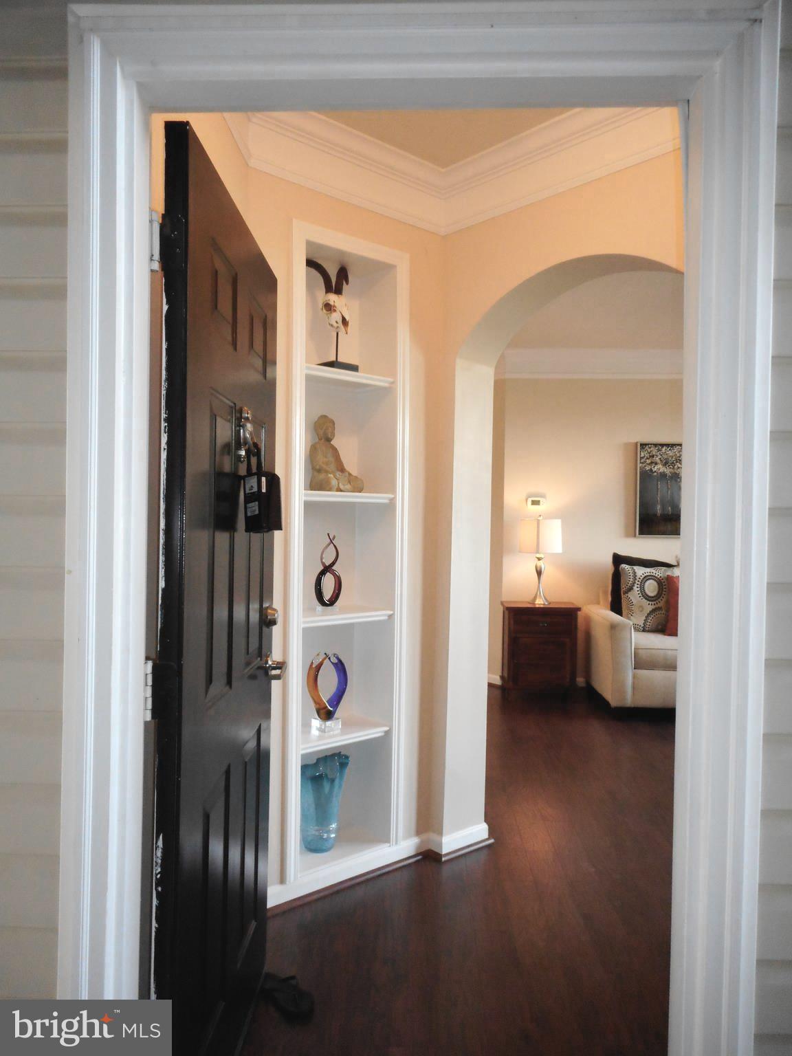 502 Sunset View Terrace Southeast, Unit 302 Leesburg, VA 20175 - Photo 2 of 50 Entrance