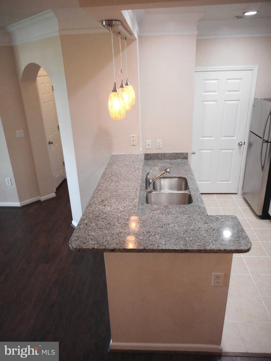 502 Sunset View Terrace Southeast, Unit 302 Leesburg, VA 20175 - Photo 13 of 50 Bar