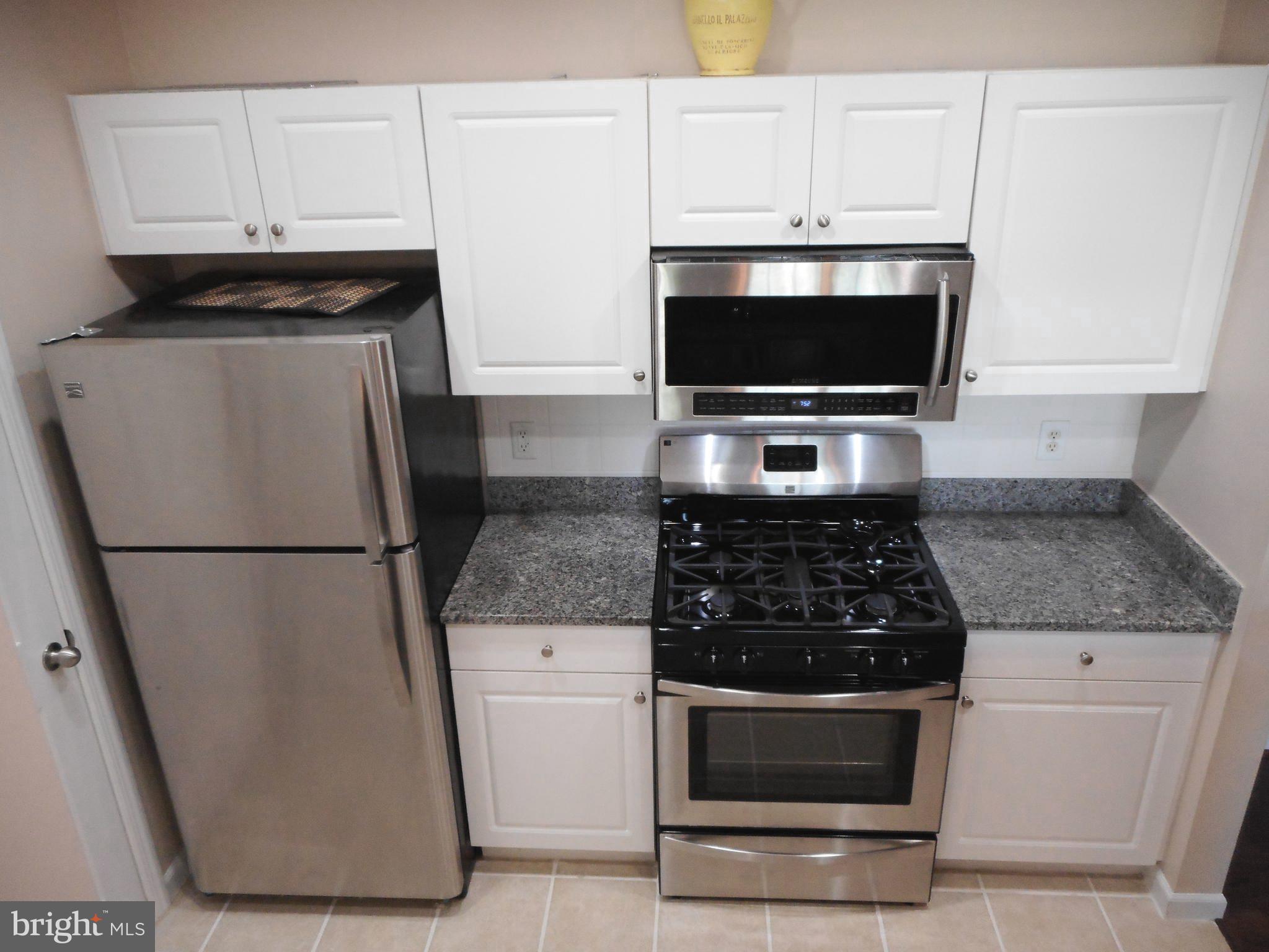502 Sunset View Terrace Southeast, Unit 302 Leesburg, VA 20175 - Photo 17 of 50 All stainless steel appliances.