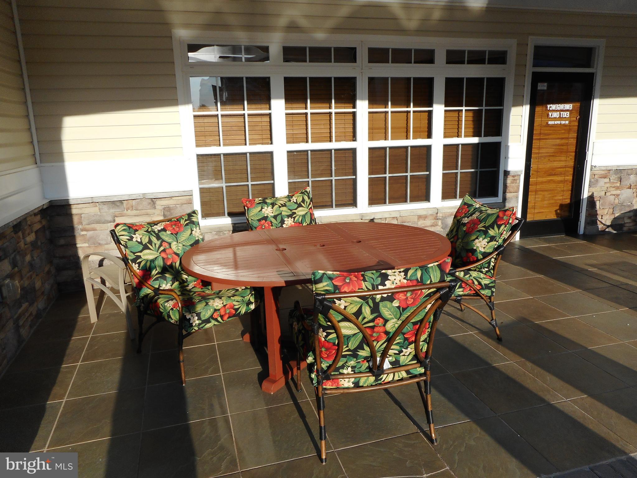 502 Sunset View Terrace Southeast, Unit 302 Leesburg, VA 20175 - Photo 48 of 50 Swimming pool area.