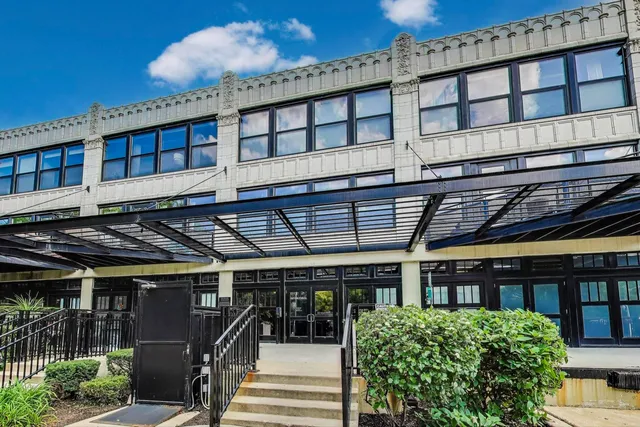 $2,450 | 1071 West 15th Street, Unit 352, Chicago, IL 60608