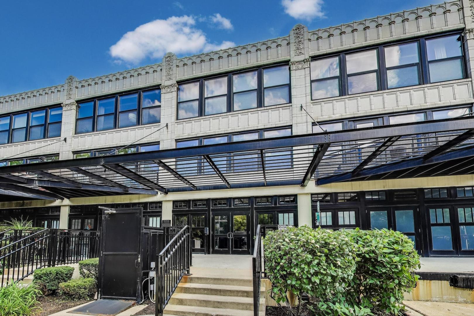 1071 West 15th Street, Unit 352 Chicago, IL 60608 - Photo 1 of 17