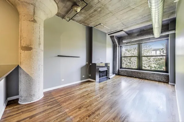 $2,500 | 1071 West 15th Street, Unit 352, Chicago, IL 60608