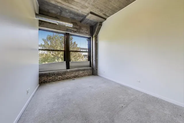 $2,500 | 1071 West 15th Street, Unit 352, Chicago, IL 60608