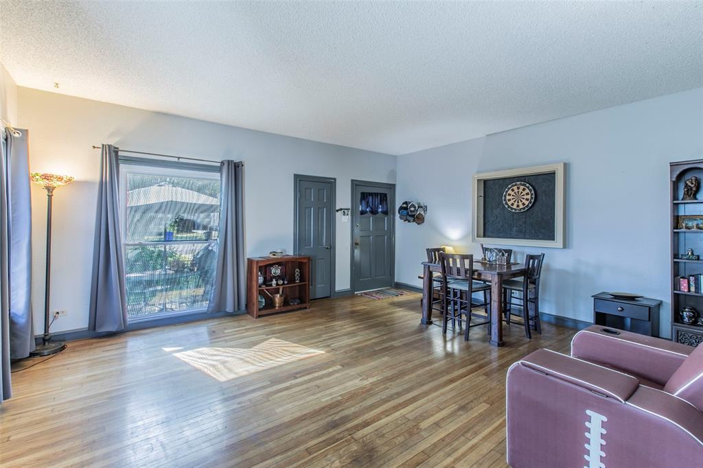 2603 Pine Avenue Waco, TX 76708 - Photo 6 of 23 a view of a livingroom with furniture and window