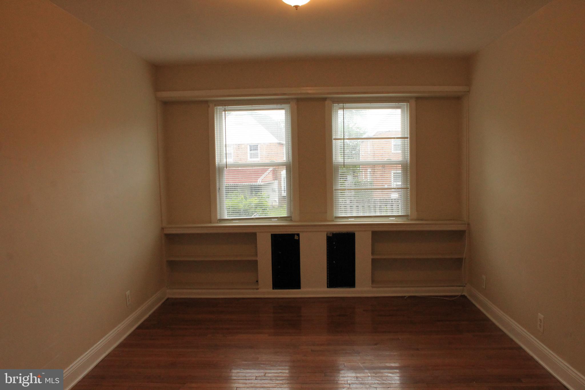4633 Marble Hall Road Baltimore, MD 21239 - Photo 5 of 19