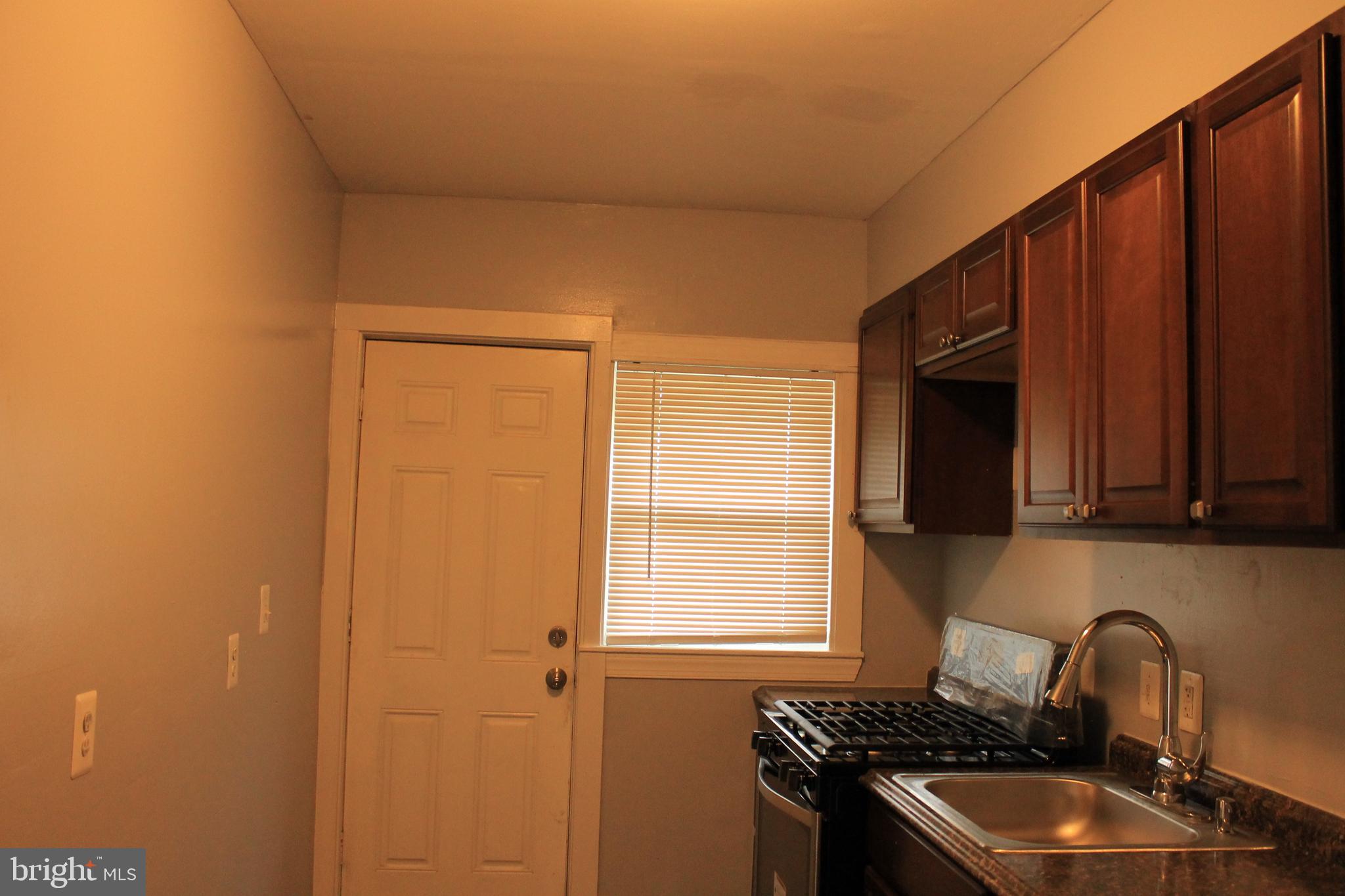 4633 Marble Hall Road Baltimore, MD 21239 - Photo 6 of 19