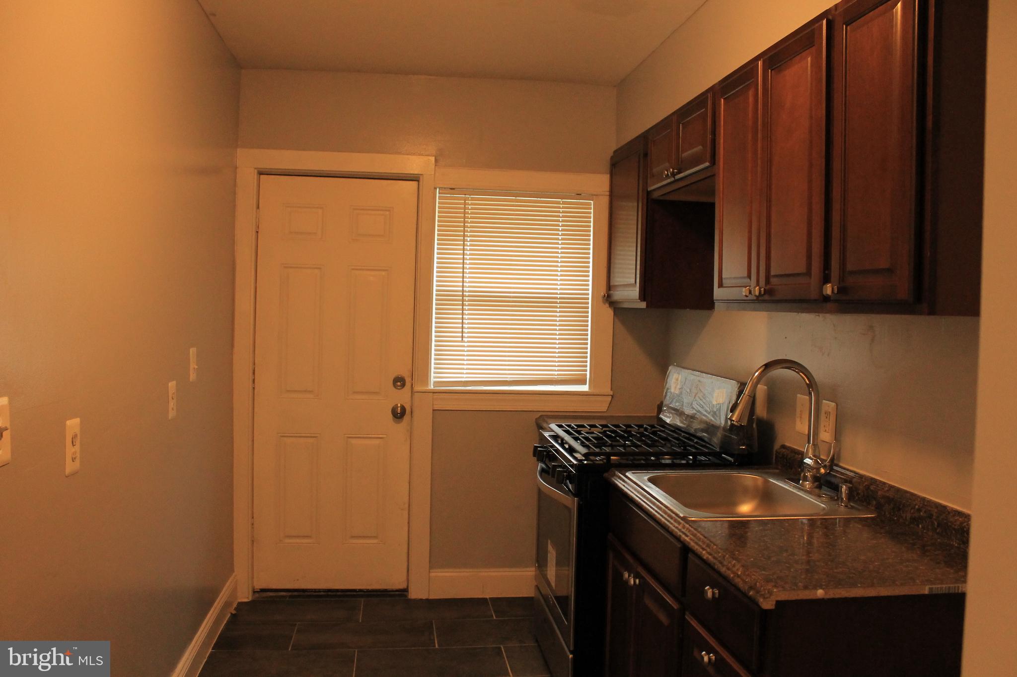 4633 Marble Hall Road Baltimore, MD 21239 - Photo 8 of 19